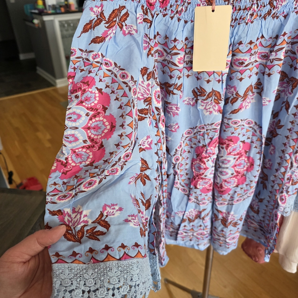 Entro Floral Top in Blue and Pink - Picture 3 of 7